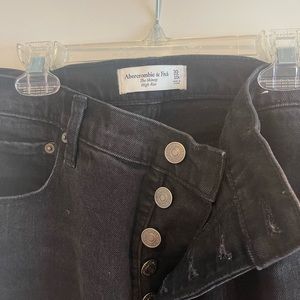Abercrombie & Fitch the skinny high rise jeans in the color faded black.